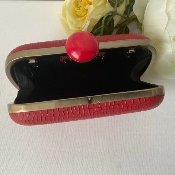 URBAN EXPRESSIONS Red Croco Embossed Vegan Leather Clutch - Picture 6 of 6